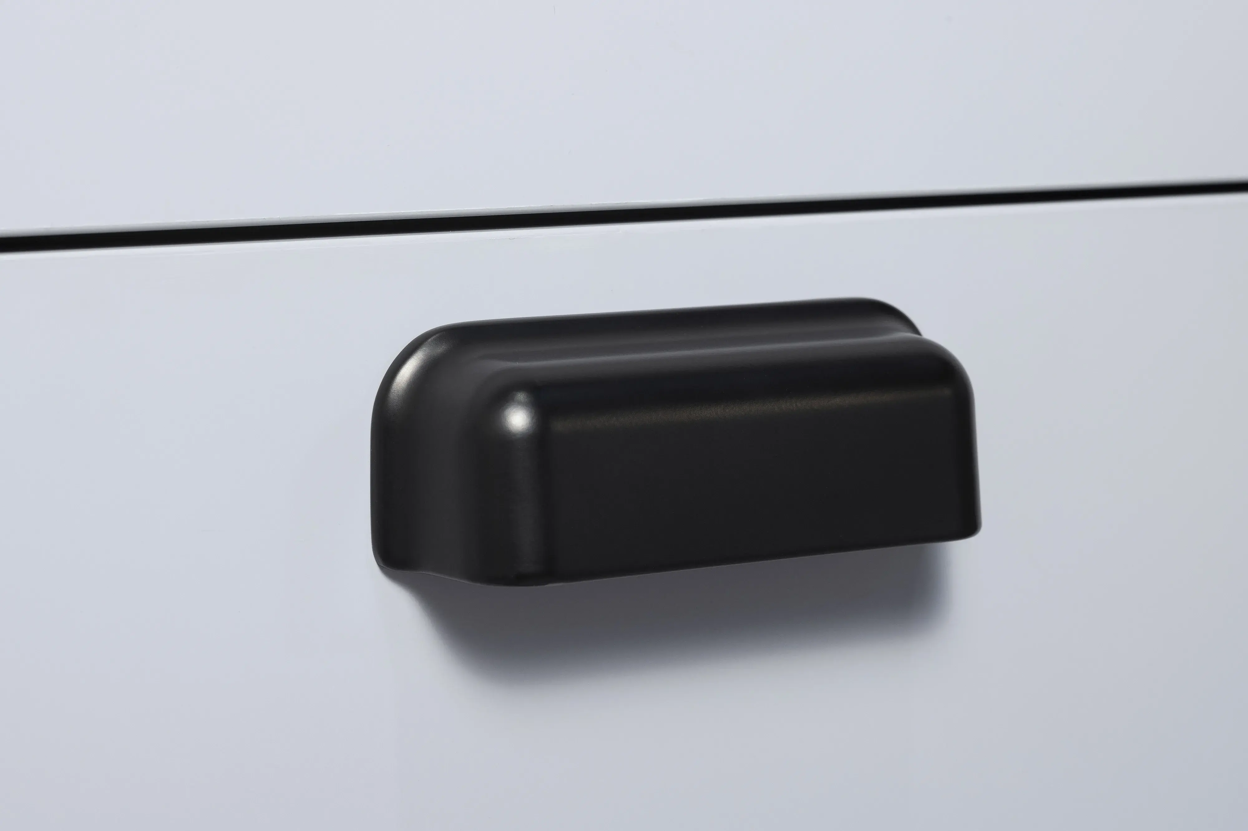 moderner Muschelgriff schwarz